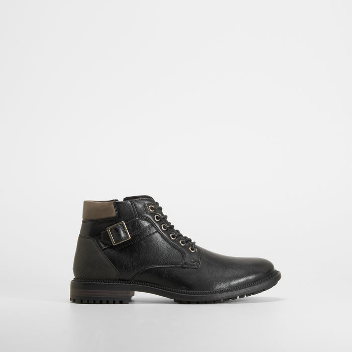 Botรญn worker hebilla y cordรณn negro NYC