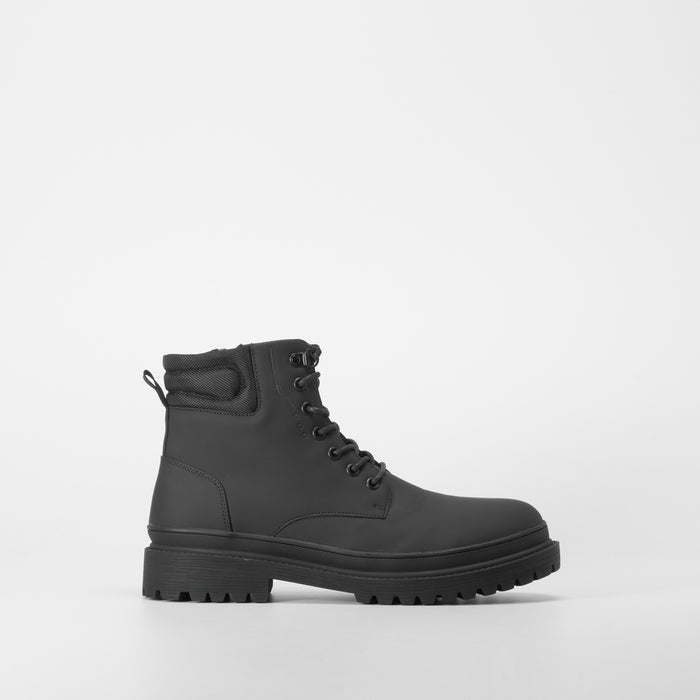 Botรญn militar acordonado negro NYC