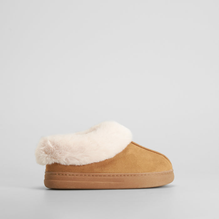 Zapatilla de casa forro pelo marrรณn OLYNE