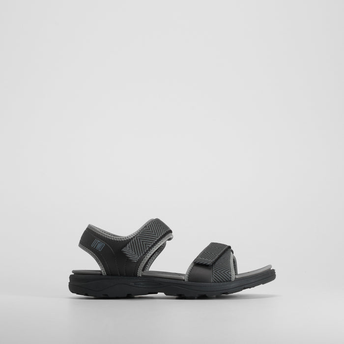 Sandalia negra tiras diseño moderno UTWO