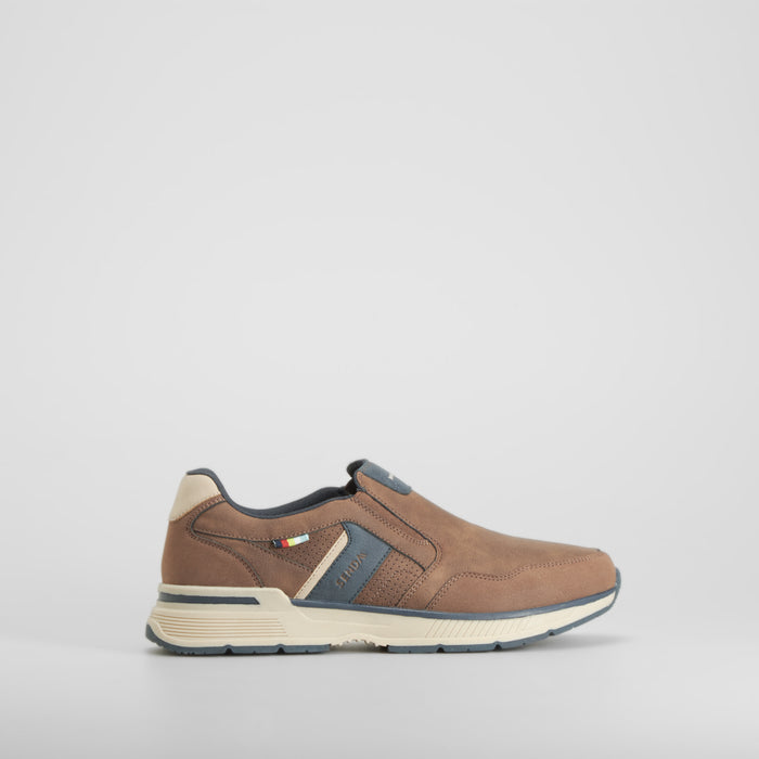 Zapatilla slip on runner marrón SENDA ROAD