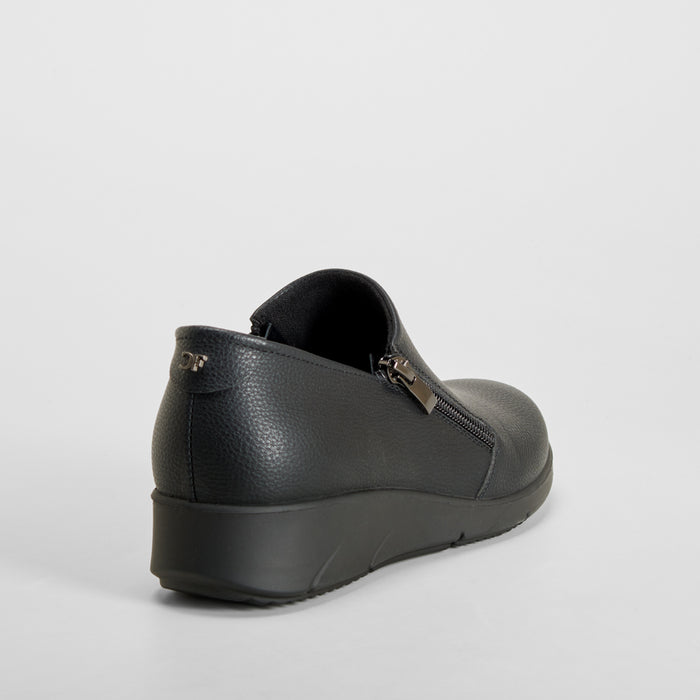 Zapato confort con cremallera negro COMFEET