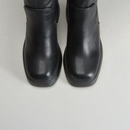 Bota de tacón negra NYC