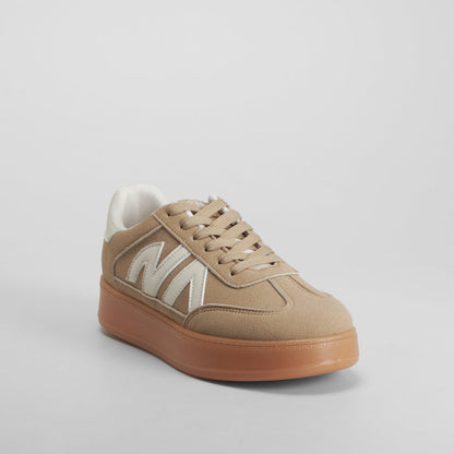 Sneaker retro suela caramelo beige NYC