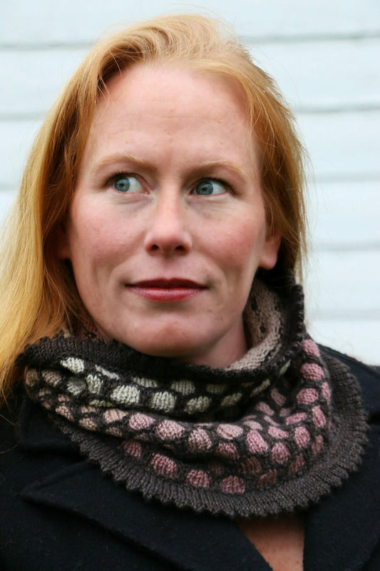 Tea with Honey Cowl by Stephanie Shiman-Patterns-Frabjous Fibers-Alpaca Direct