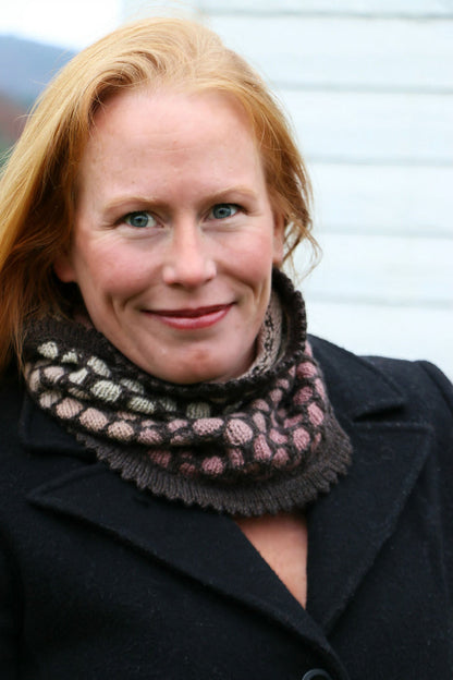 Tea with Honey Cowl by Stephanie Shiman-Patterns-Frabjous Fibers-Alpaca Direct