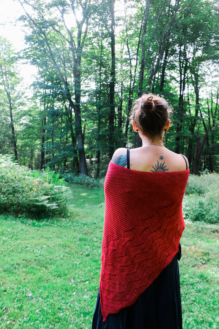 The Red Queen’s Shawl by Anna Stasiak-Patterns-Frabjous Fibers-Alpaca Direct