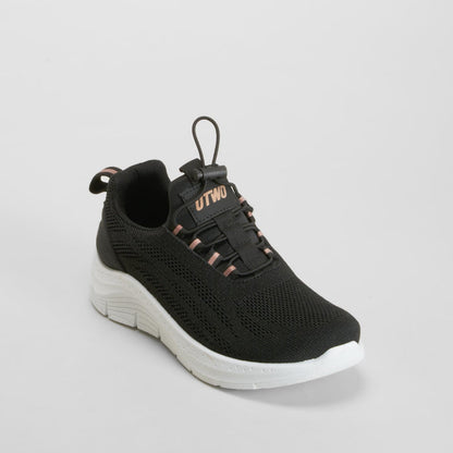 Zapatilla deportiva con elásticos negra UTWO