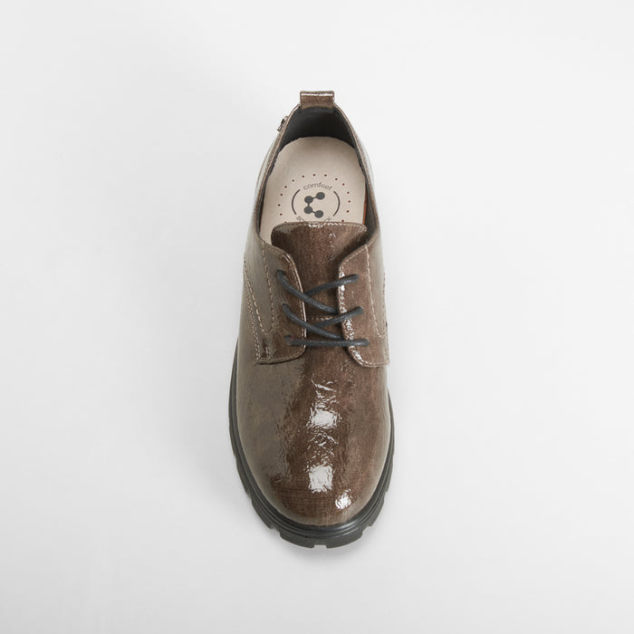 Zapato blucher charol marrón COMFEET