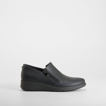 Zapato confort con cremallera negro COMFEET