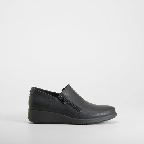 Zapato confort con cremallera negro COMFEET