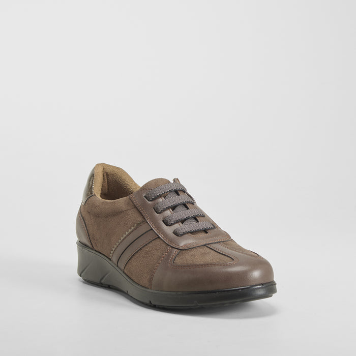 Zapato cuña elásticos marrón COMFEET